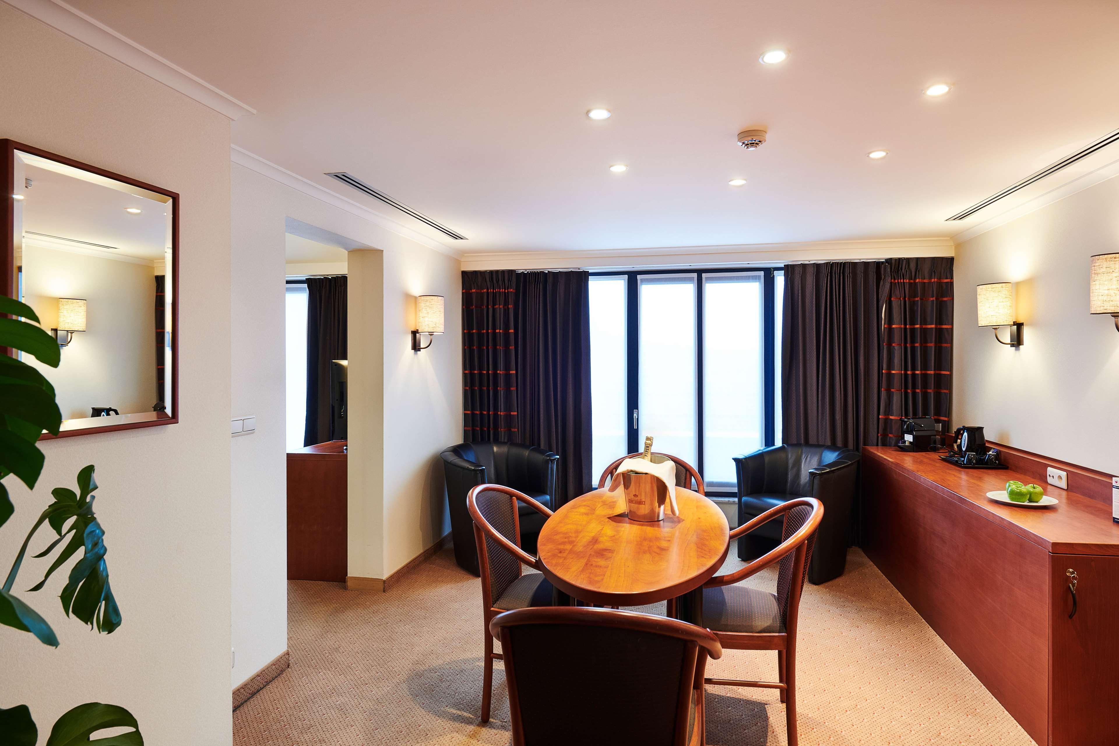 Keizershof Hotel อาลสท์ ภายนอก รูปภาพ